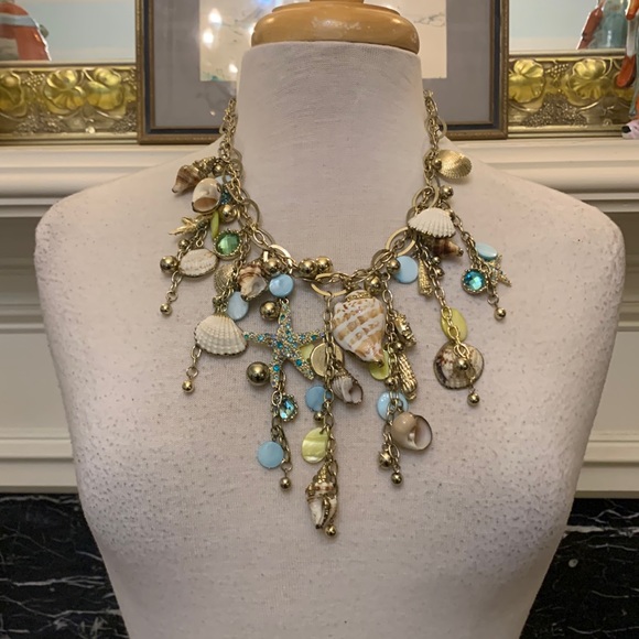 Amazing seashell necklace. A statement piece!!! TS - Picture 1 of 6